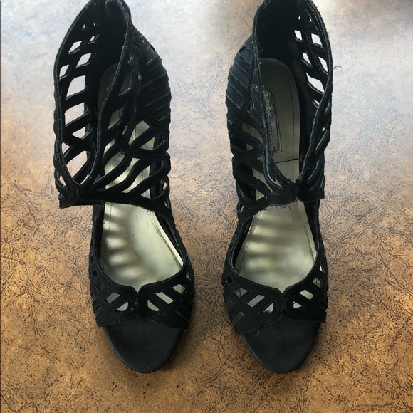 GUC Black Stencil Heels - Picture 2 of 6